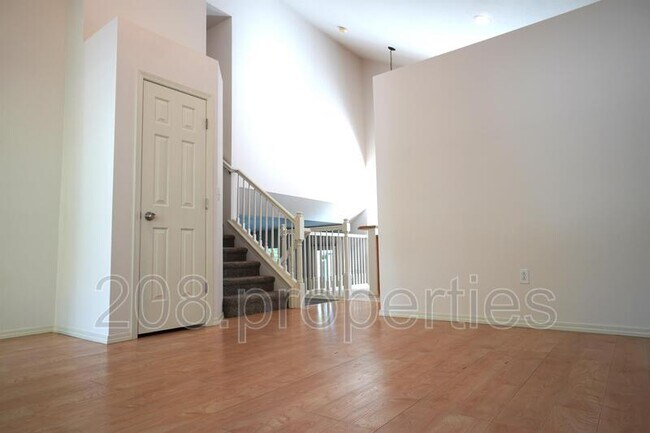 Building Photo - 7527 W Lamplighter St