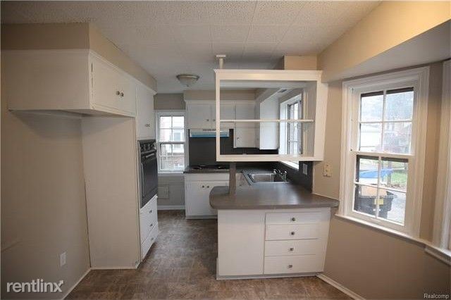 Building Photo - 16116 Burgess