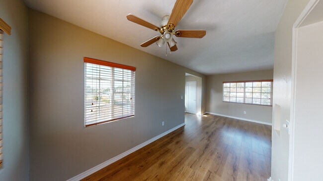 510 1/2 E Oak - 510 E Oak Ave