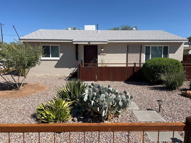 Foto del edificio - 4831 E Hampton St