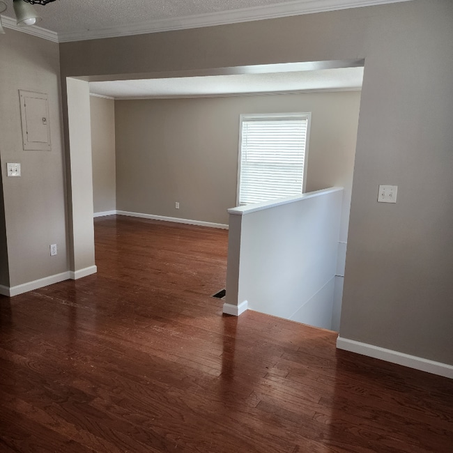 Building Photo - 1332 Hibbard Dr