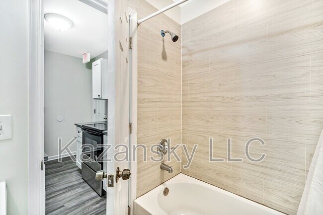 Building Photo - 5625 Sprague St