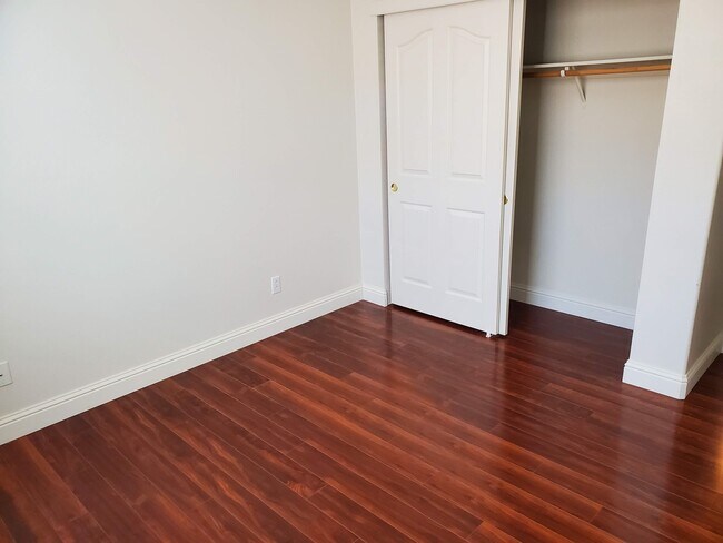 Foto del edificio - 420 Regency Park Cir