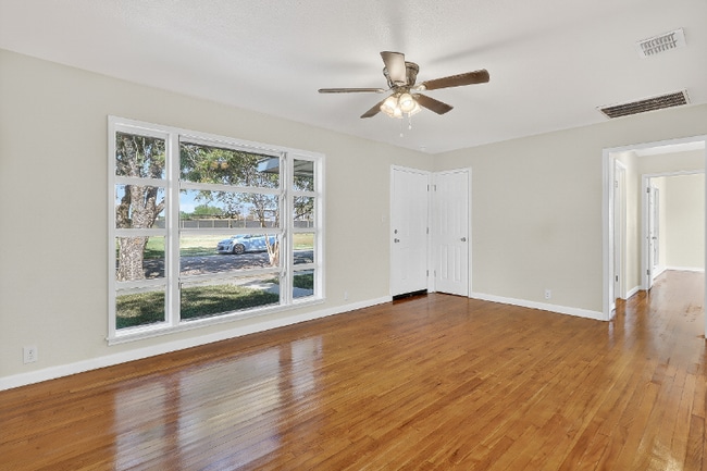 Foto del edificio - 4634 Weir Dr