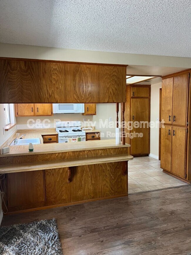 Foto del edificio - 1767 Cooper St