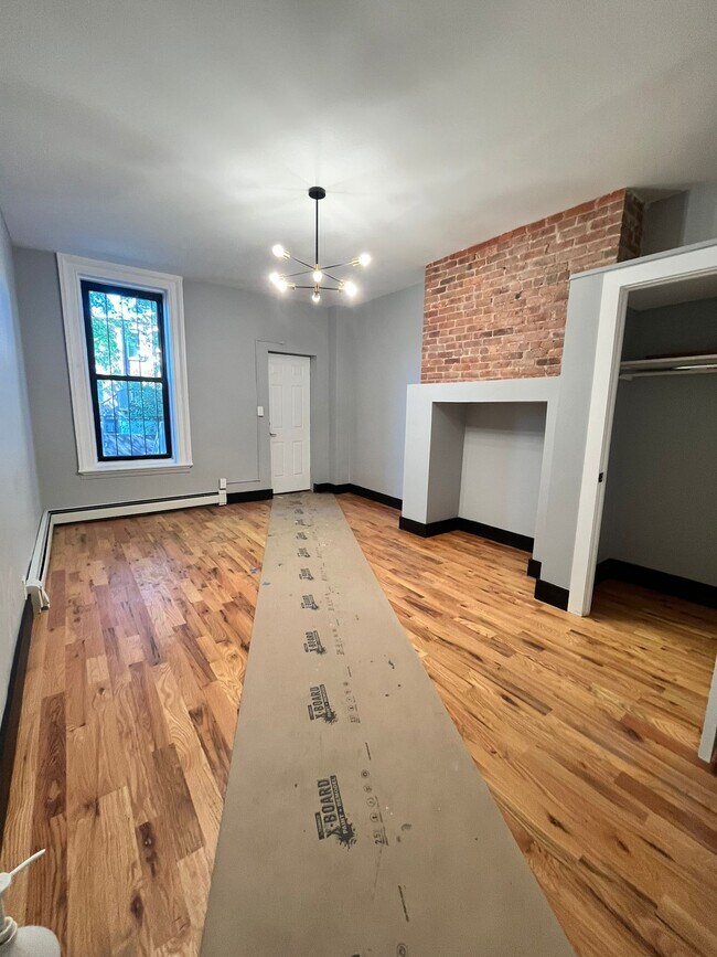 Unidad 1 - 17 Belmont Ave