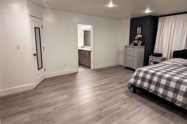 Master room - 1289 S 1050 E