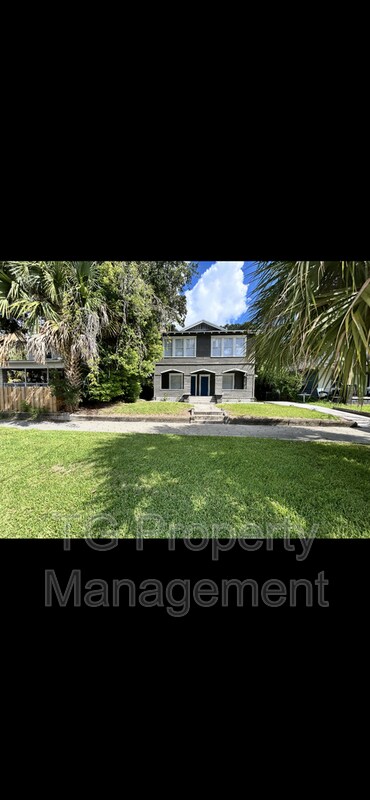 Foto del edificio - 2561 Rosselle St