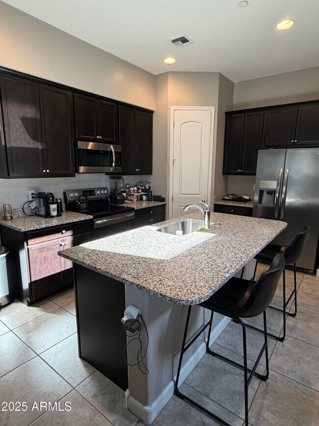 Foto del edificio - 3020 N 37th Pl