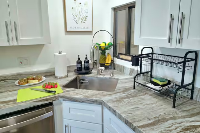 Foto del edificio - 2747 N Fairview Dr