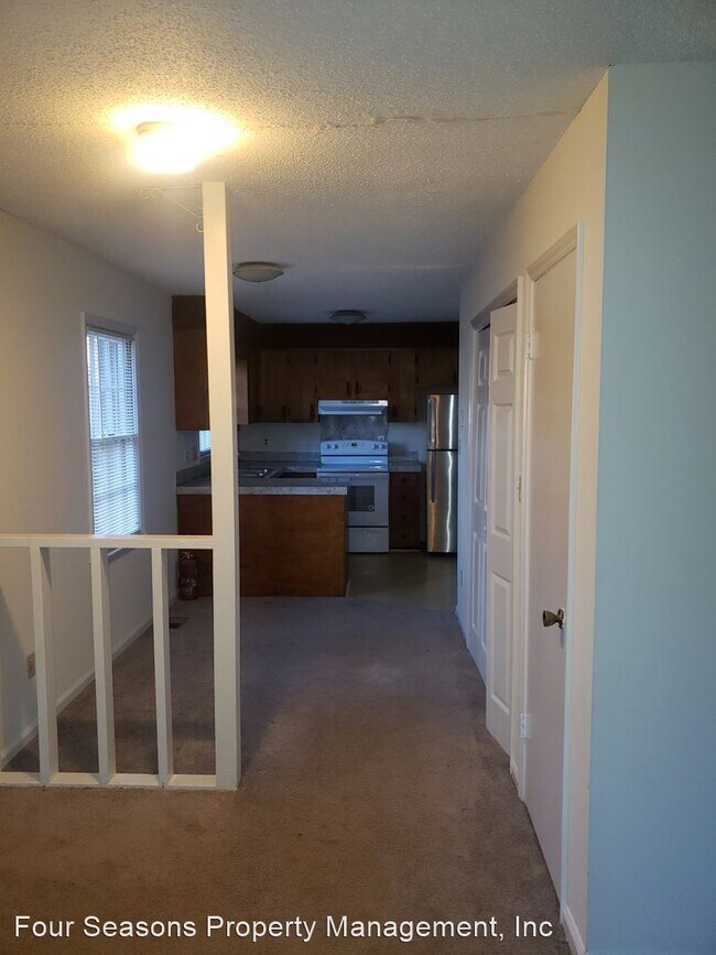 Building Photo - 2 br, 1 bath House - 1061 Pineborough Road