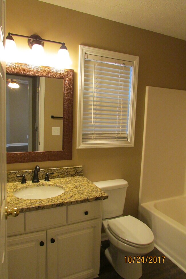 Building Photo - 207 Colony Center Dr