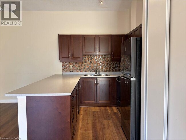 Building Photo - 4140 Foxwood Dr