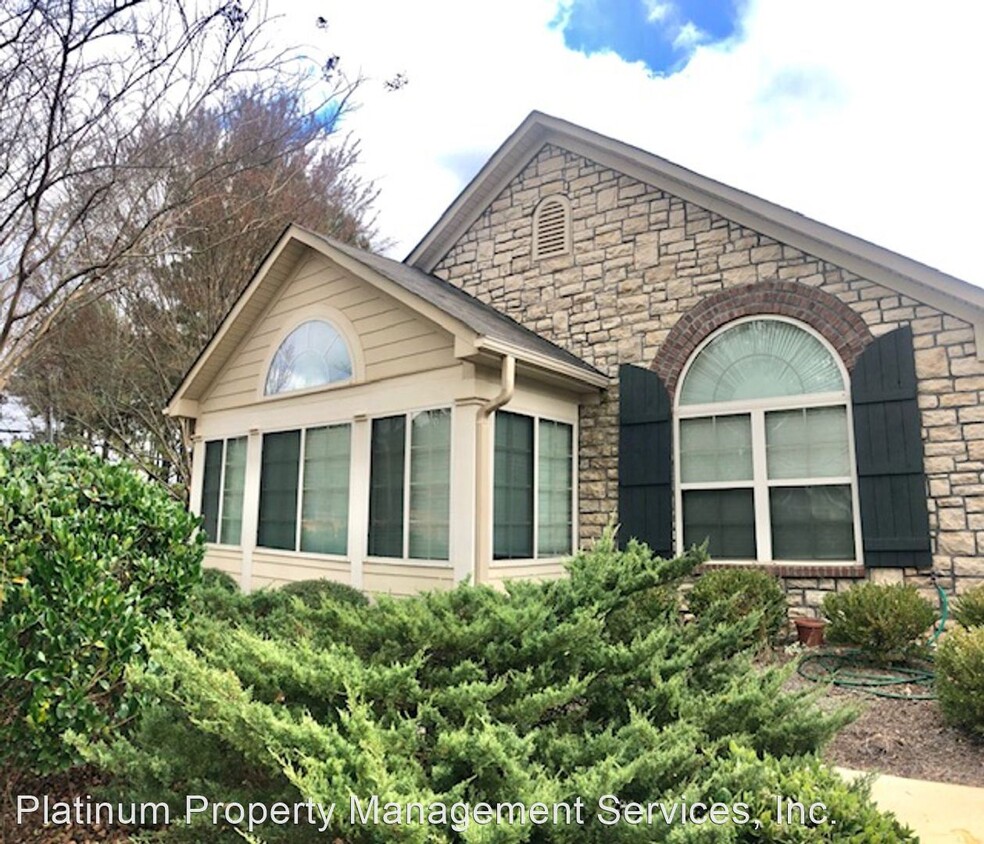 Primary Photo - 2 br, 2 bath House - 301 Gladstone Dr