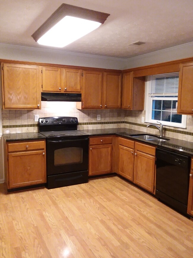 Building Photo - 1280 Summit Point Ln