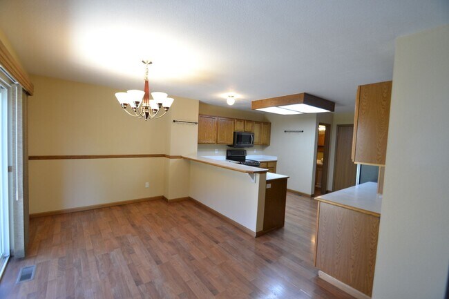 Foto del edificio - 4 Bed 3.5 Bath Home in Stetson Hills