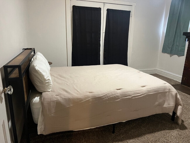 Building Photo - 508 Dickenson St