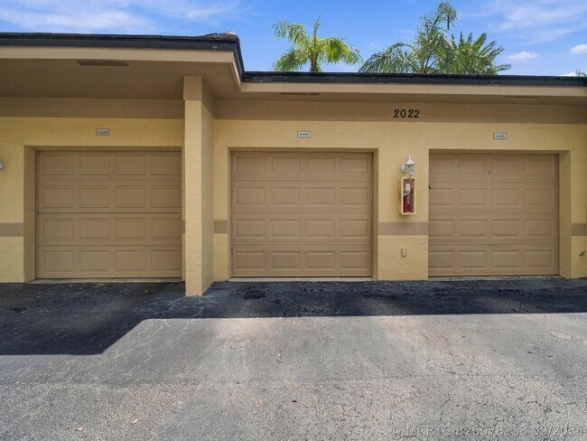 Foto del edificio - 2020 Greenview Shores Blvd