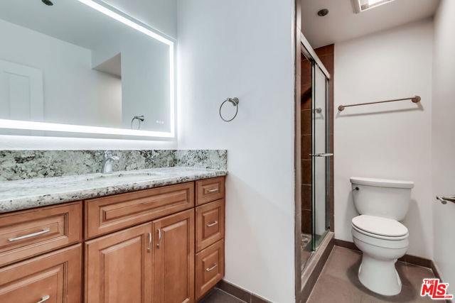 Foto del edificio - 230 S Catalina Ave