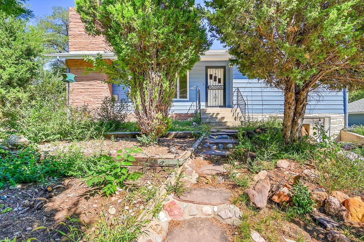 Primary Photo - 224 W Navajo St
