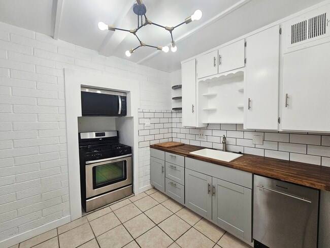 Foto del edificio - 1731 E Moreland St