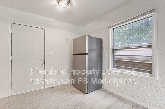 Foto del edificio - 7606 E 50th Terrace