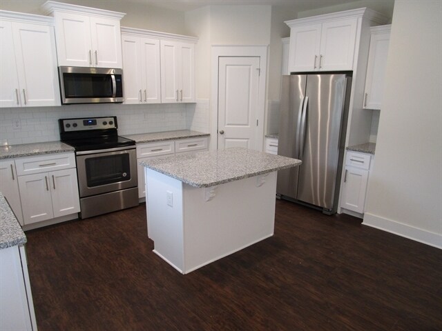 Building Photo - 1065 Adams Haven Bend