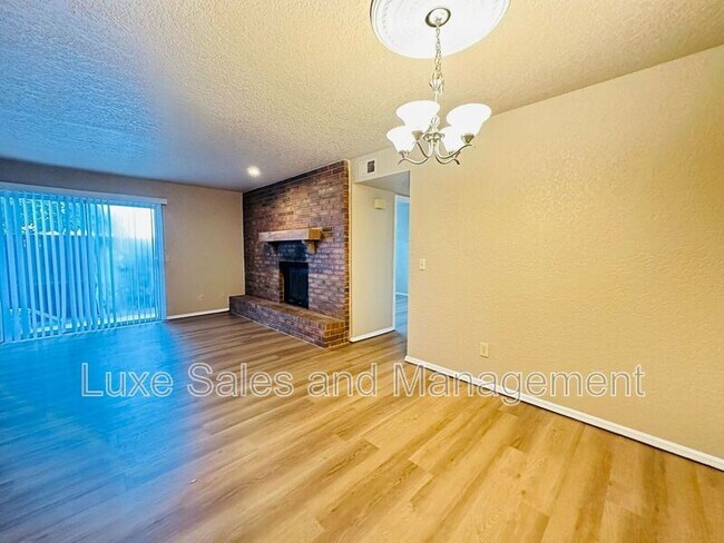 Foto del edificio - 3200 W Britton Rd