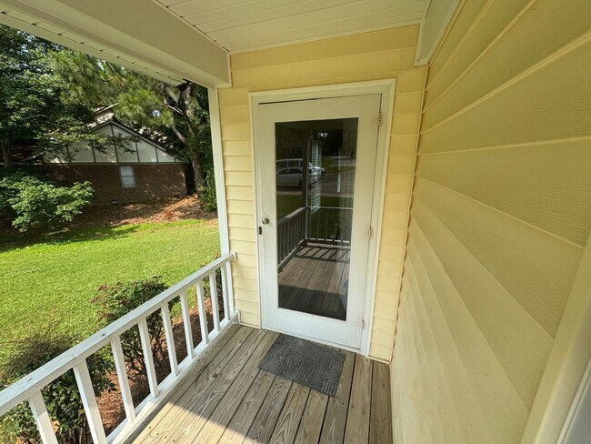 Foto del edificio - 2 Bedroom / 2 Bath End Unit Townhome in Ce...