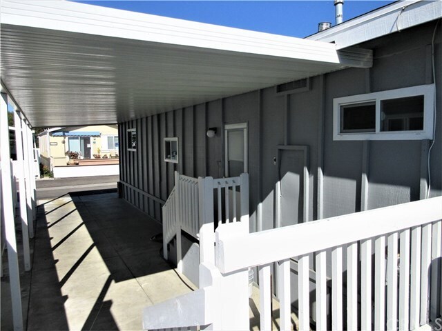 Building Photo - 111 Bay Dr