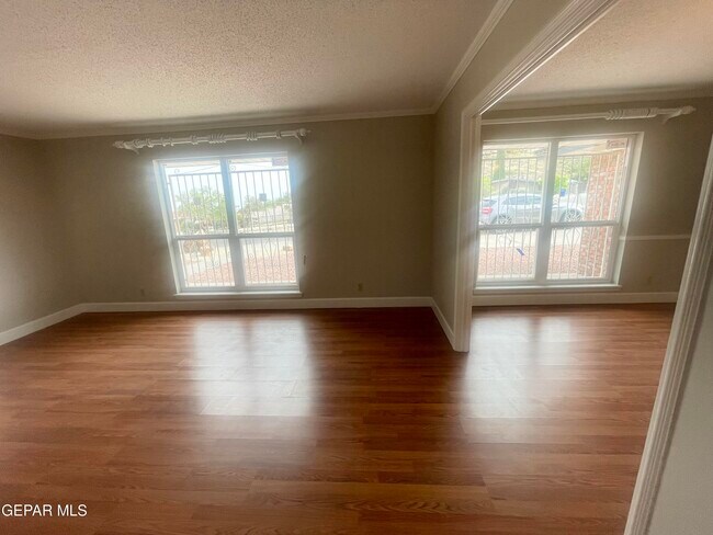Building Photo - 3129 Titanic Ave
