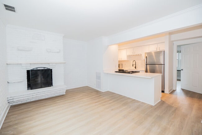 Building Photo - 455 W Grant Pl