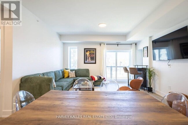 Photo du bâtiment - 205 - 19B WEST STREET