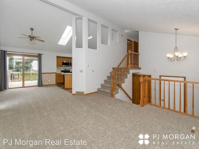 Building Photo - 3 br, 2 bath House - 7513 S 134th Street