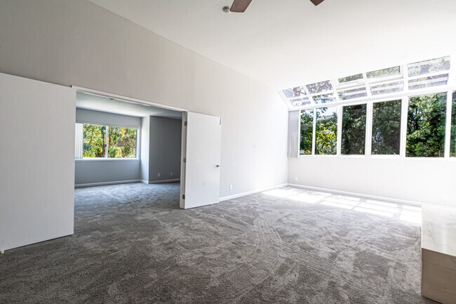 Top Floor Unit with lots of natural light - 210 The Vlg
