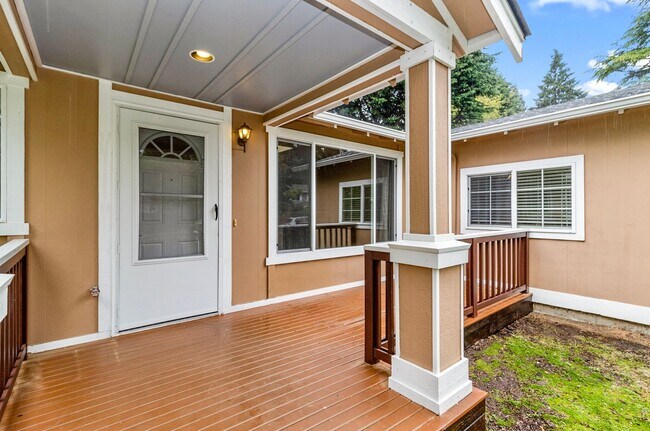 Foto del edificio - Kirkland Rambler for rent! Contact Jennifer for a showing 4252238096