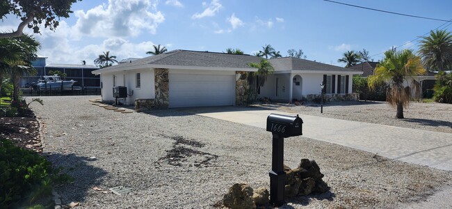 Foto del edificio - 1666 Sabal Palm Dr