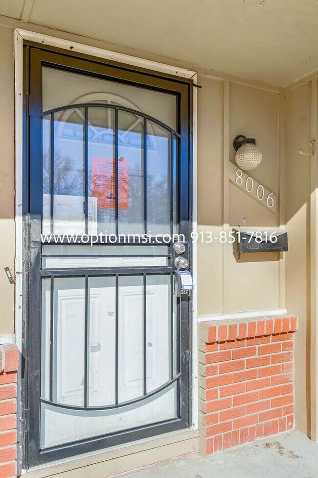 Foto del edificio - Available NOW
