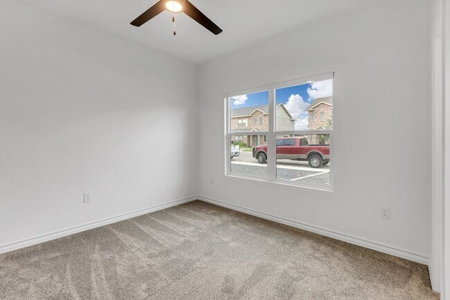 Building Photo - Brand New Home