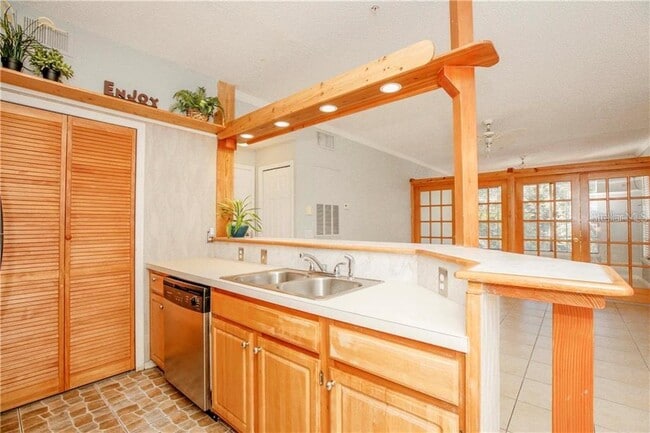 Foto del edificio - 13037 Mulberry Park Dr