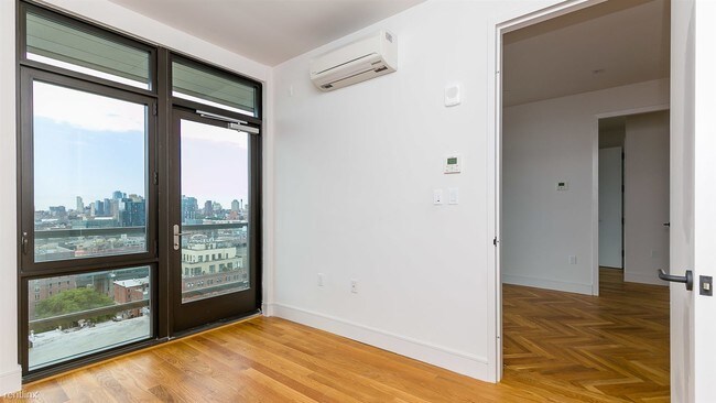 Building Photo - 321 Wythe Ave