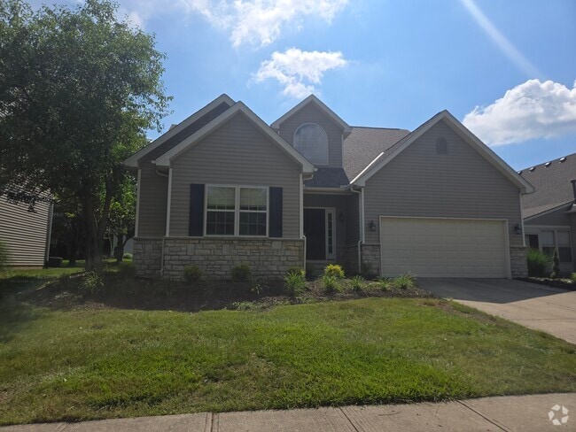 Building Photo - 44 Village Green Dr