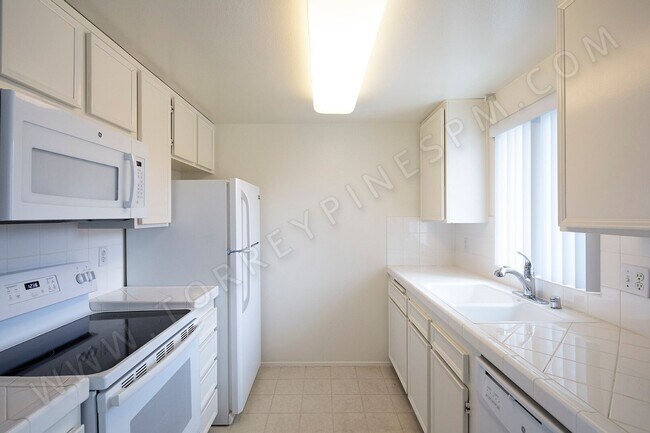 Foto del edificio - *OPEN HOUSE: 5/10 10-11AM* La Jolla 2 Br w...