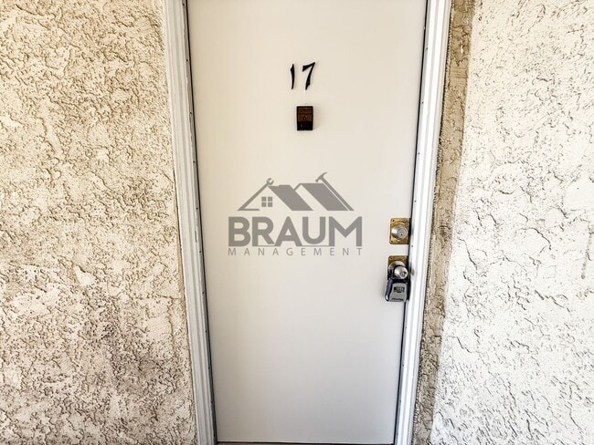 Building Photo - 4636 Laurel Canyon Blvd