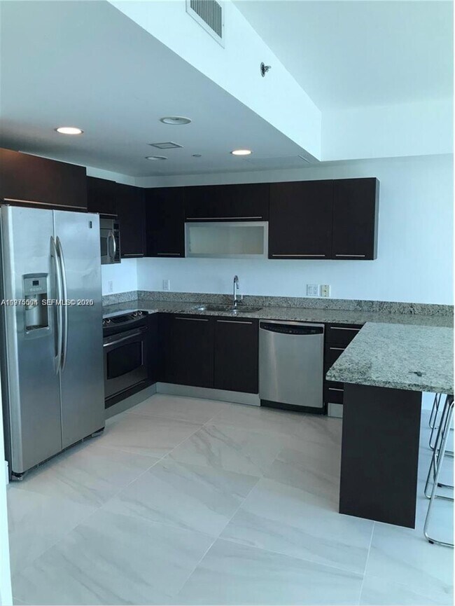 Foto del edificio - 950 Brickell Bay Dr