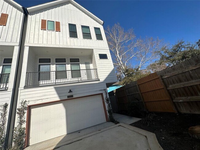 Foto del edificio - 902 Martin St