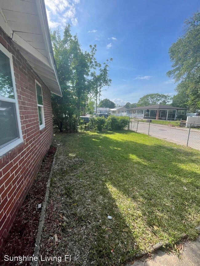 Building Photo - 3 br, 2 bath House - 2214 Wilson Street