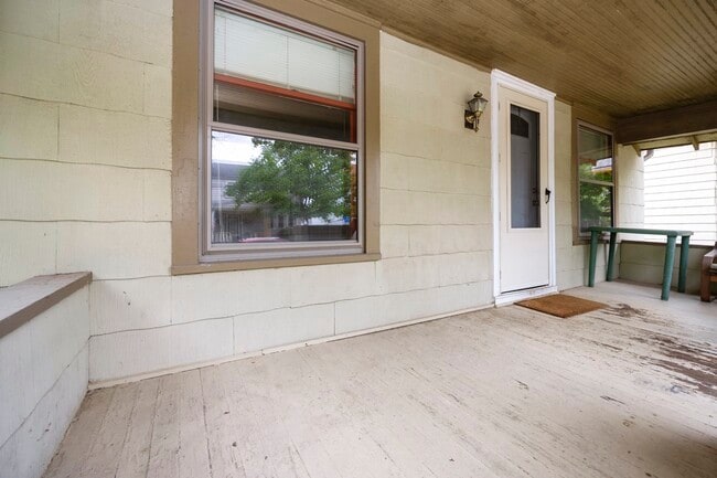 Building Photo - 201 Koch Ave