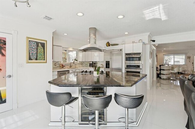 Foto del edificio - 911 NW 7th St