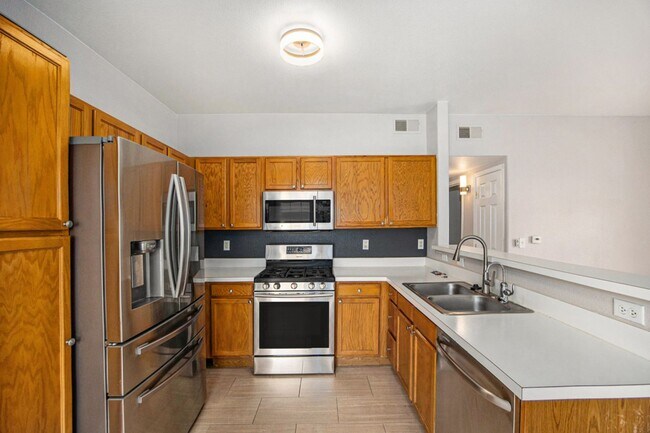 Foto del edificio - Light and Bright Condo in East Denver